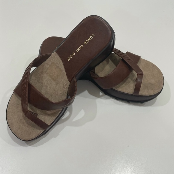 Lower East Side Sandals in a size 7 1/2 - Picture 15 of 17